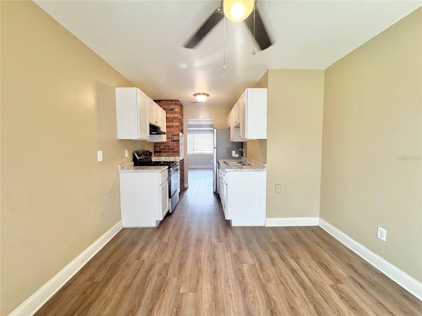 Image 6 of 28 For 1814 3rd Street Se B