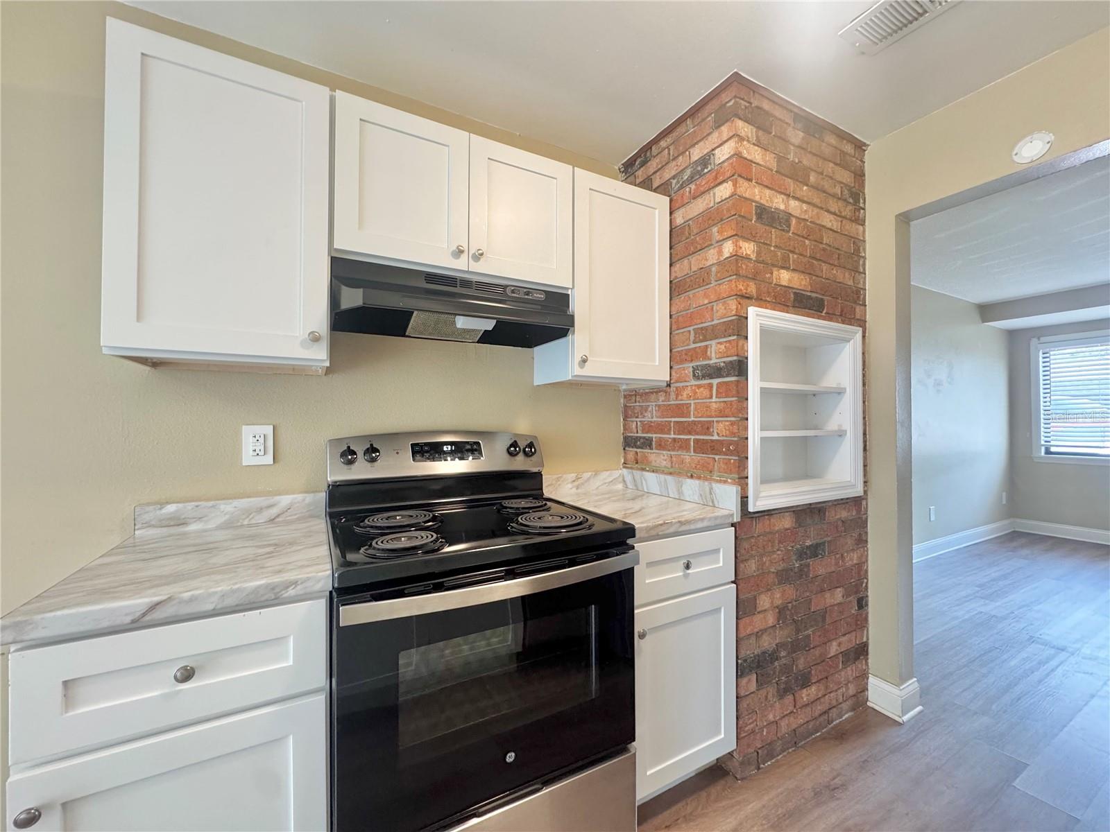 Image 8 of 28 For 1814 3rd Street Se B