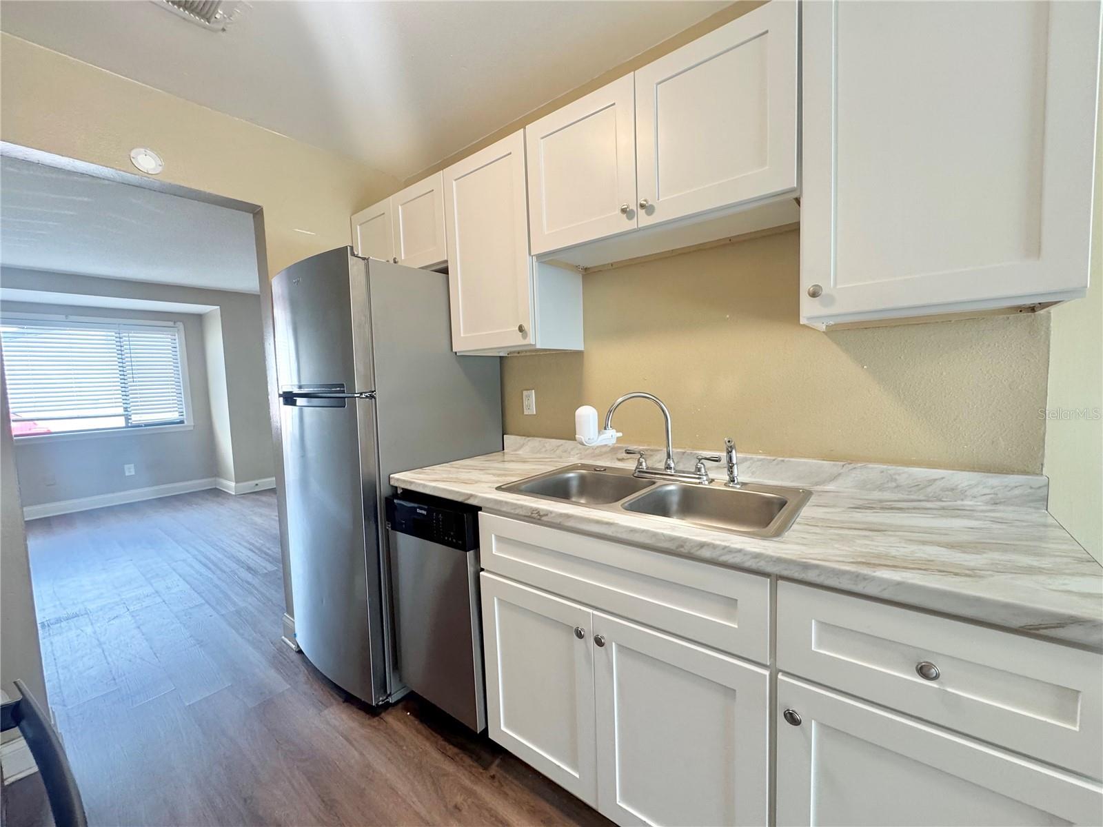 Image 9 of 28 For 1814 3rd Street Se B