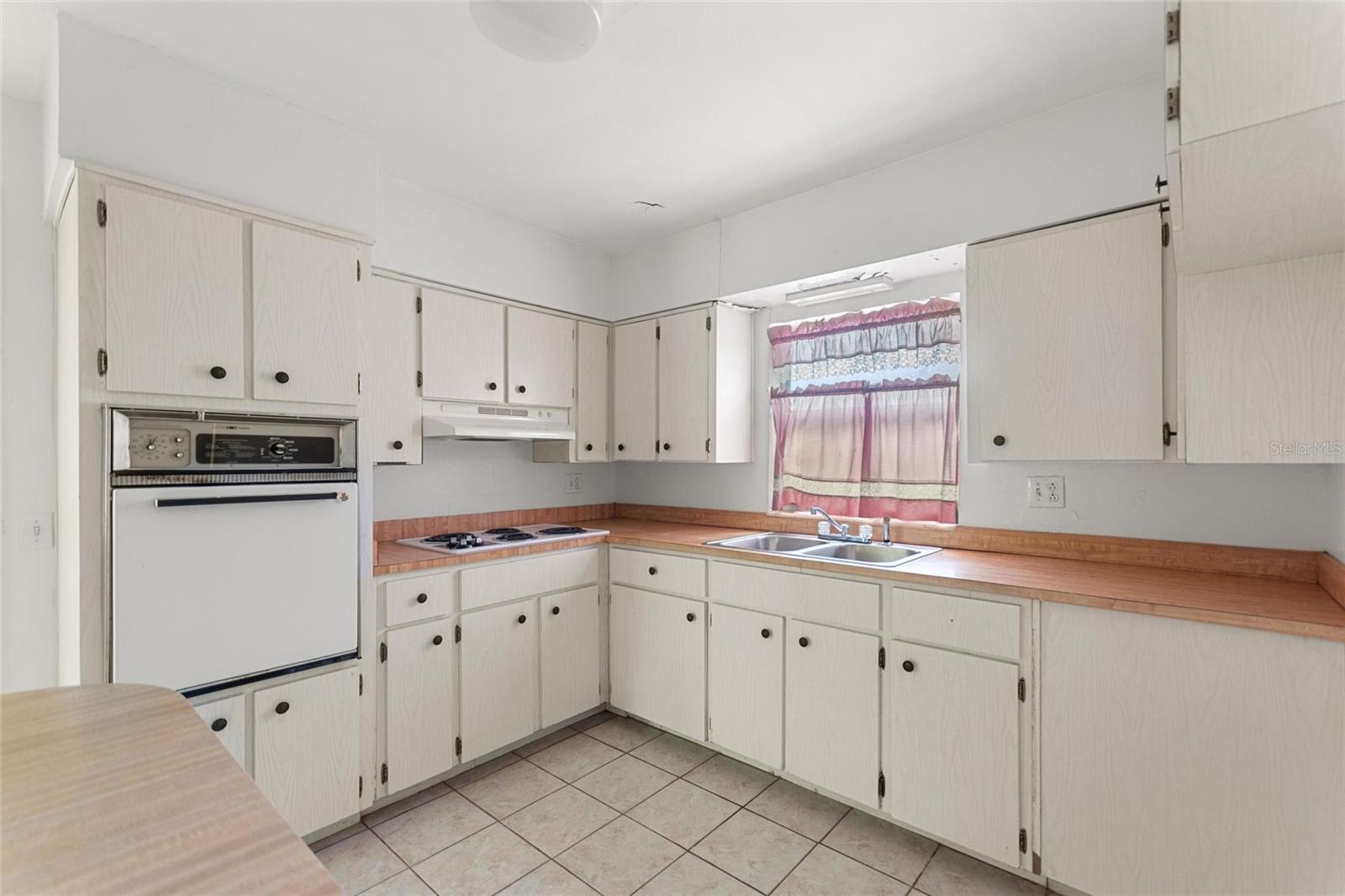 Image 16 of 39 For 601 Avenue U Ne