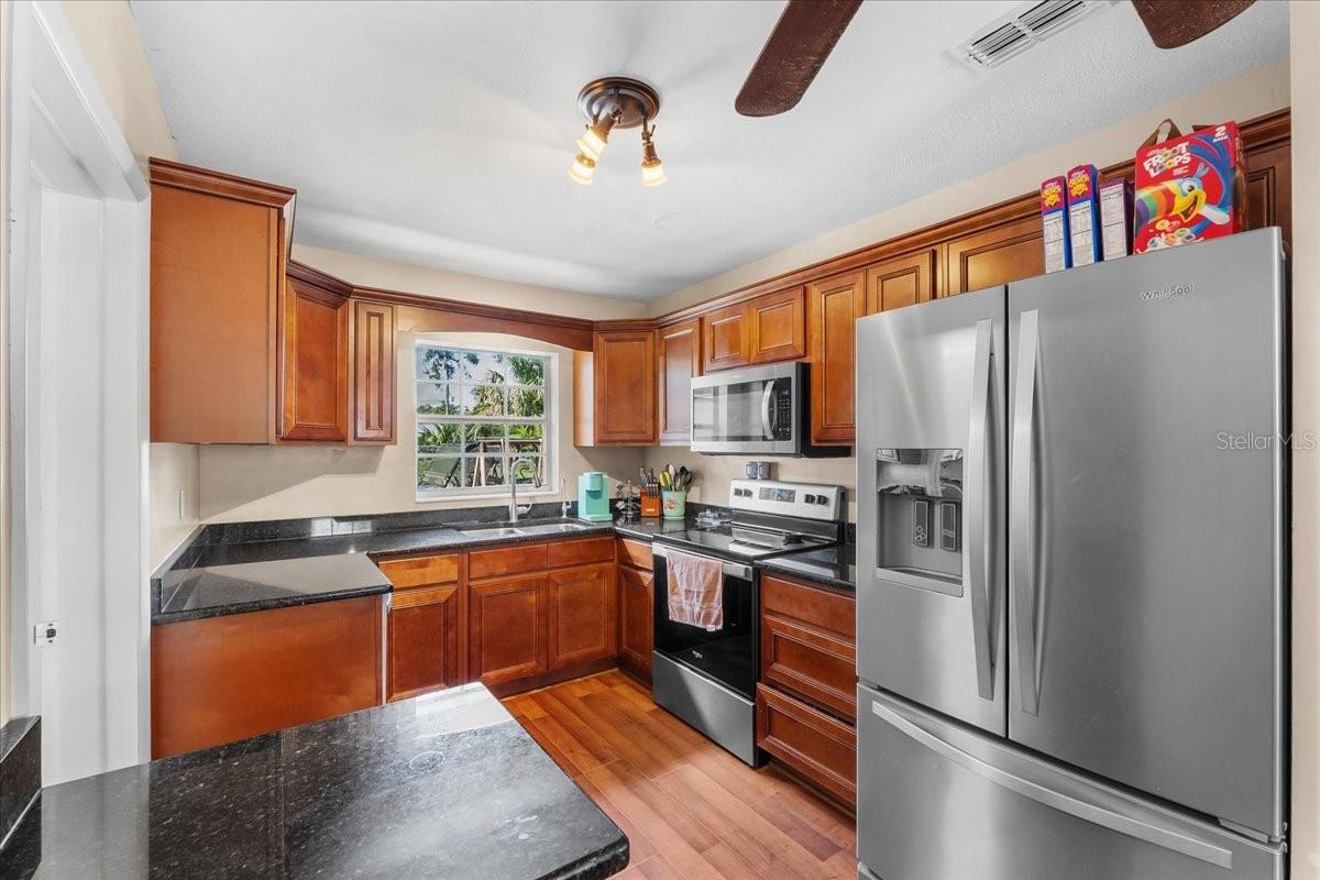 Image 11 of 35 For 113 4th Street