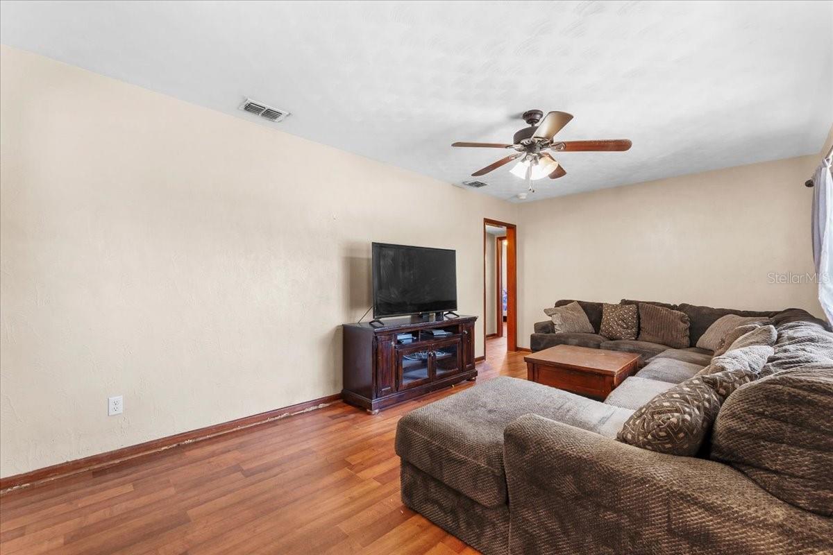 Image 9 of 35 For 113 4th Street