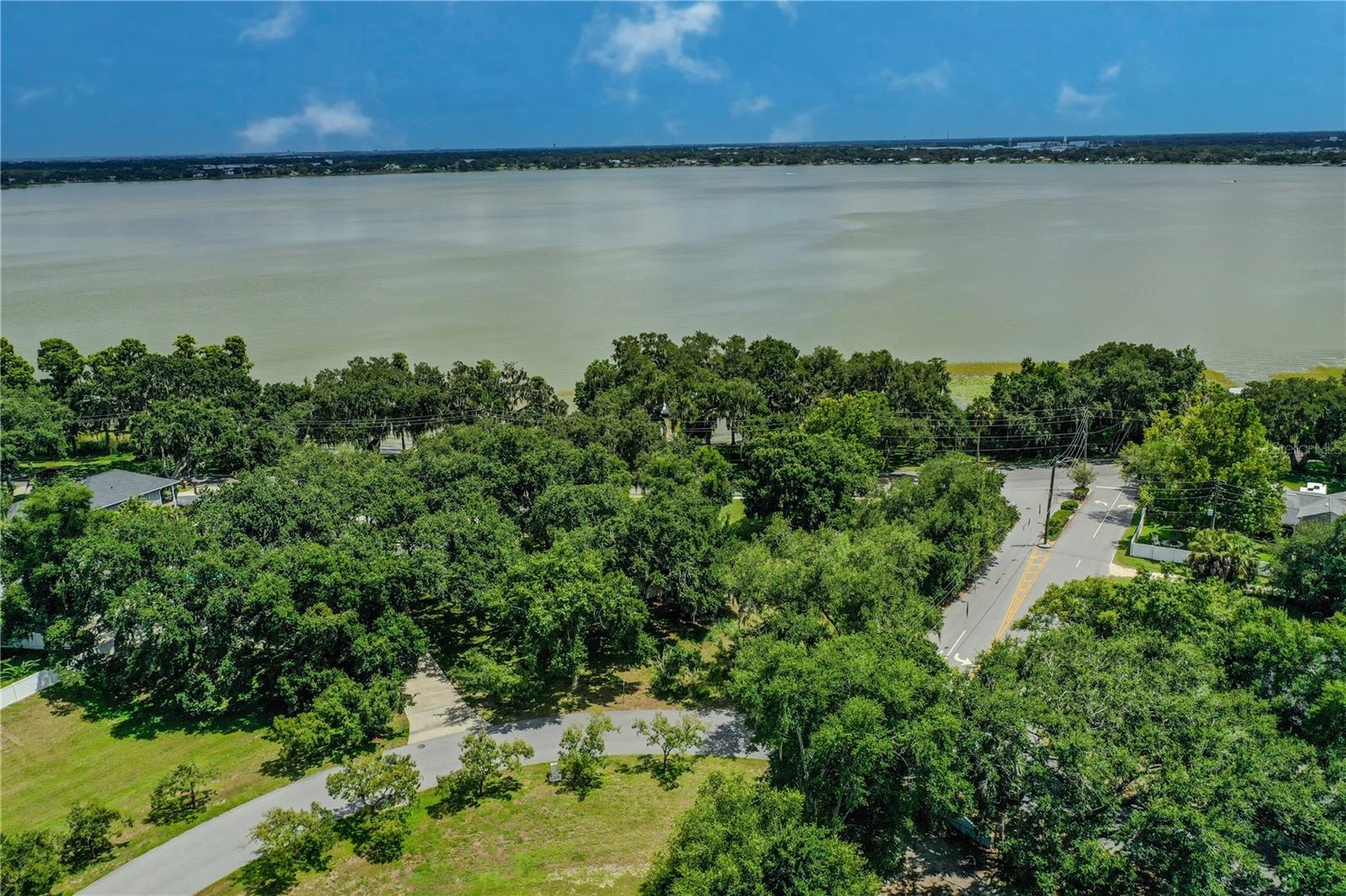 Image 3 of 12 For 2006 Lake Ariana Boulevard