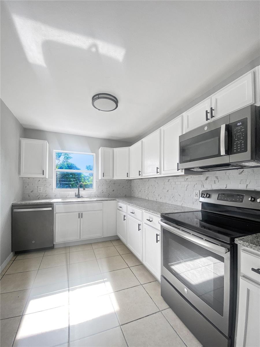Image 15 of 28 For 1904 3rd Street Ne