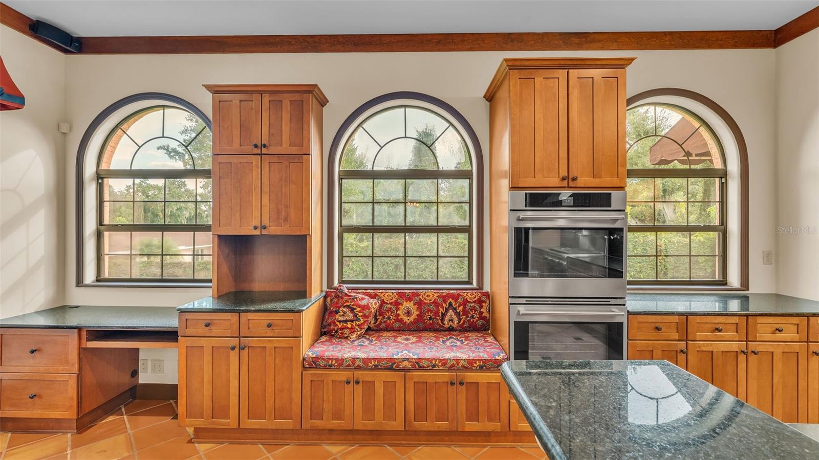 Image 17 of 95 For 1332 Evalyn Drive Se