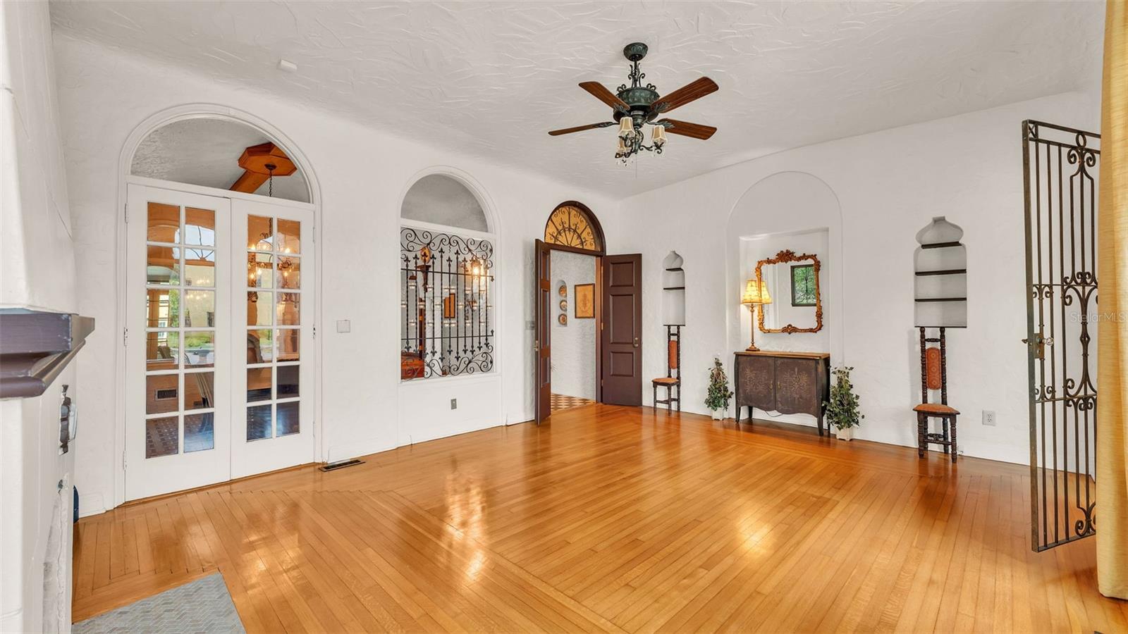 Image 29 of 95 For 1332 Evalyn Drive Se