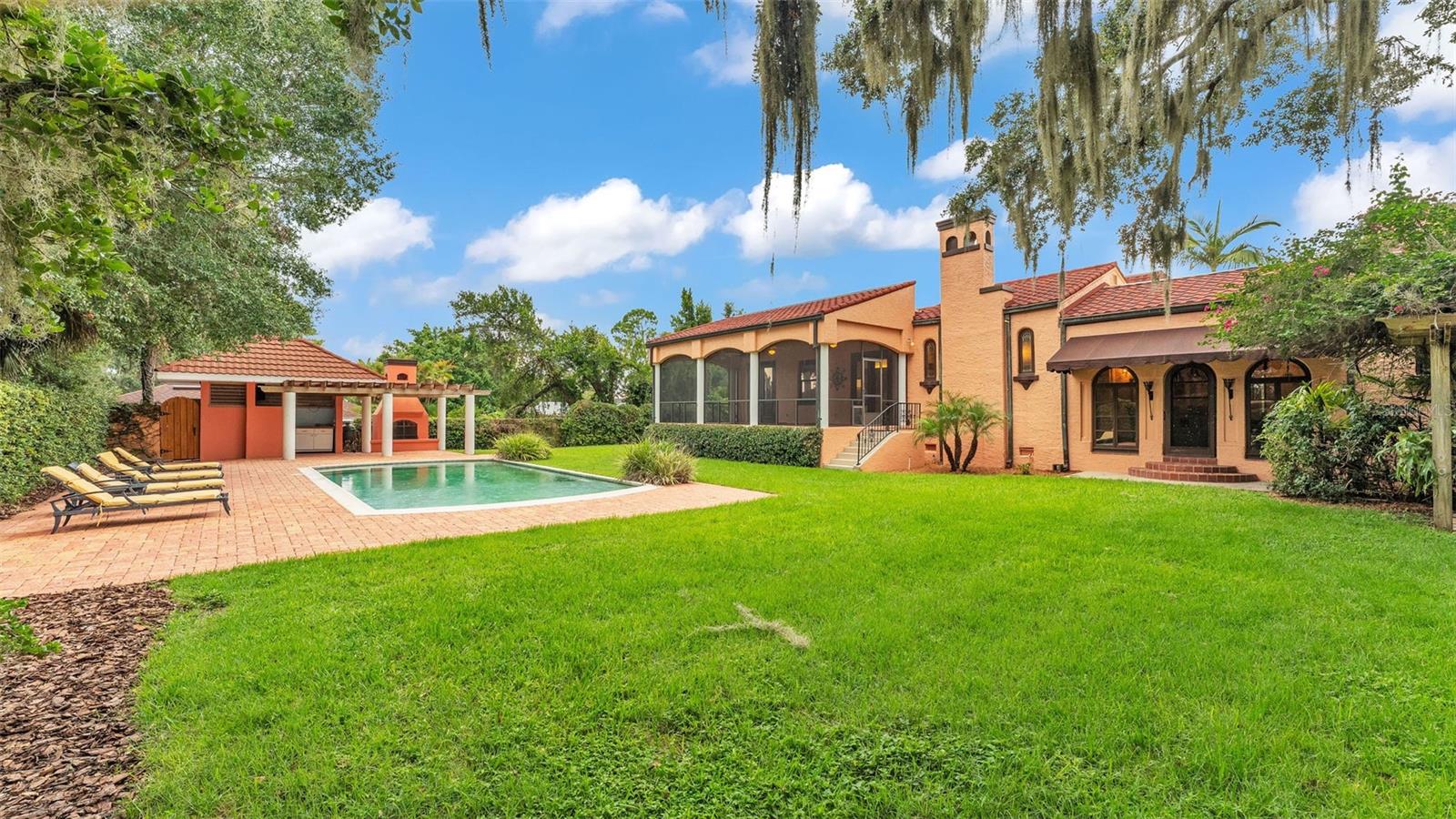 Image 32 of 95 For 1332 Evalyn Drive Se