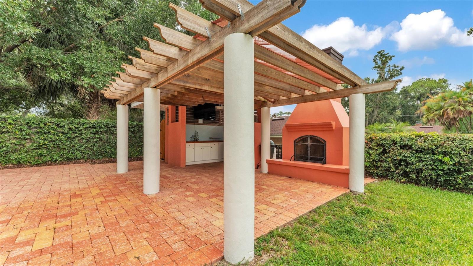 Image 34 of 95 For 1332 Evalyn Drive Se