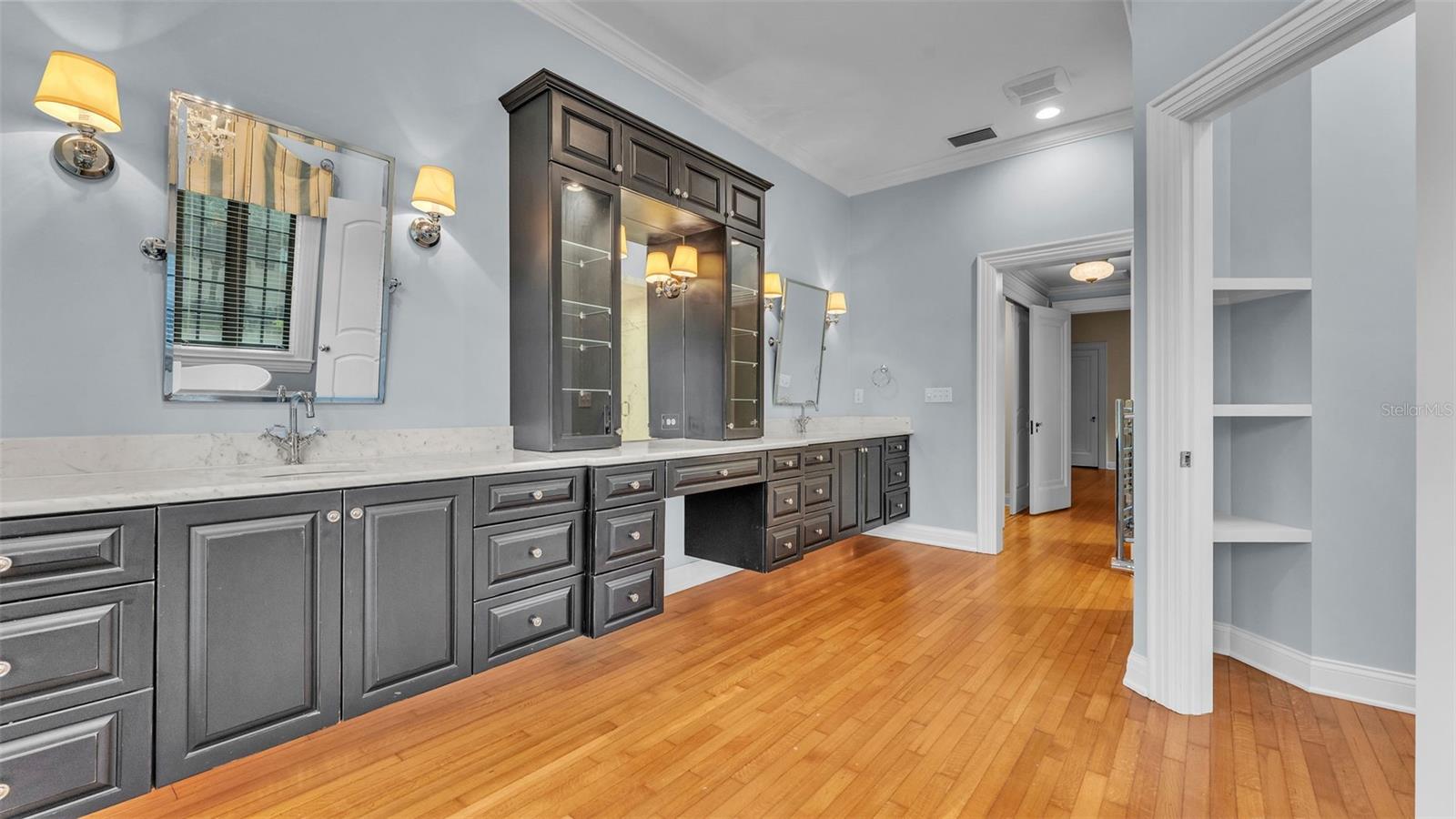 Image 44 of 95 For 1332 Evalyn Drive Se