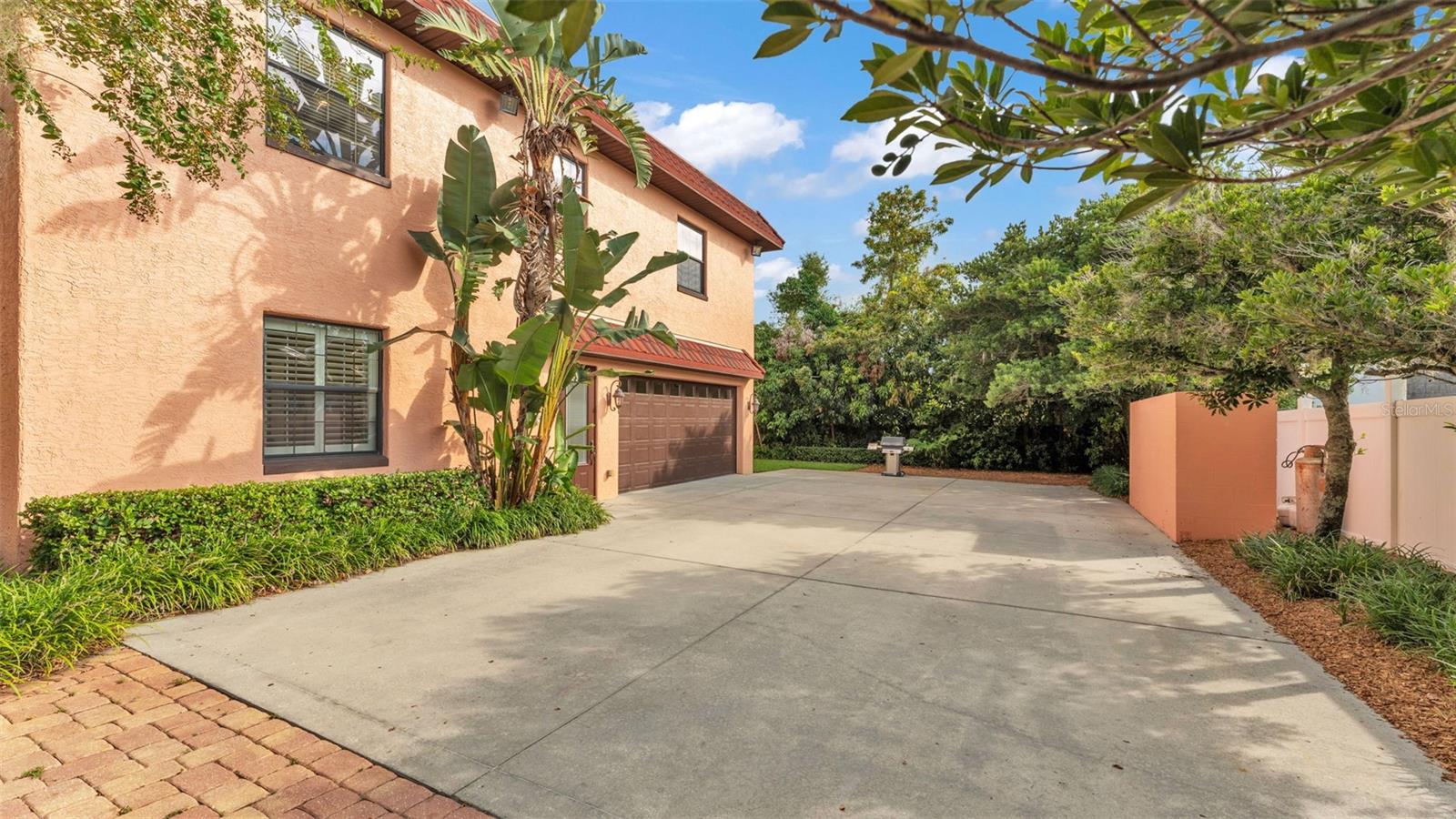 Image 5 of 95 For 1332 Evalyn Drive Se