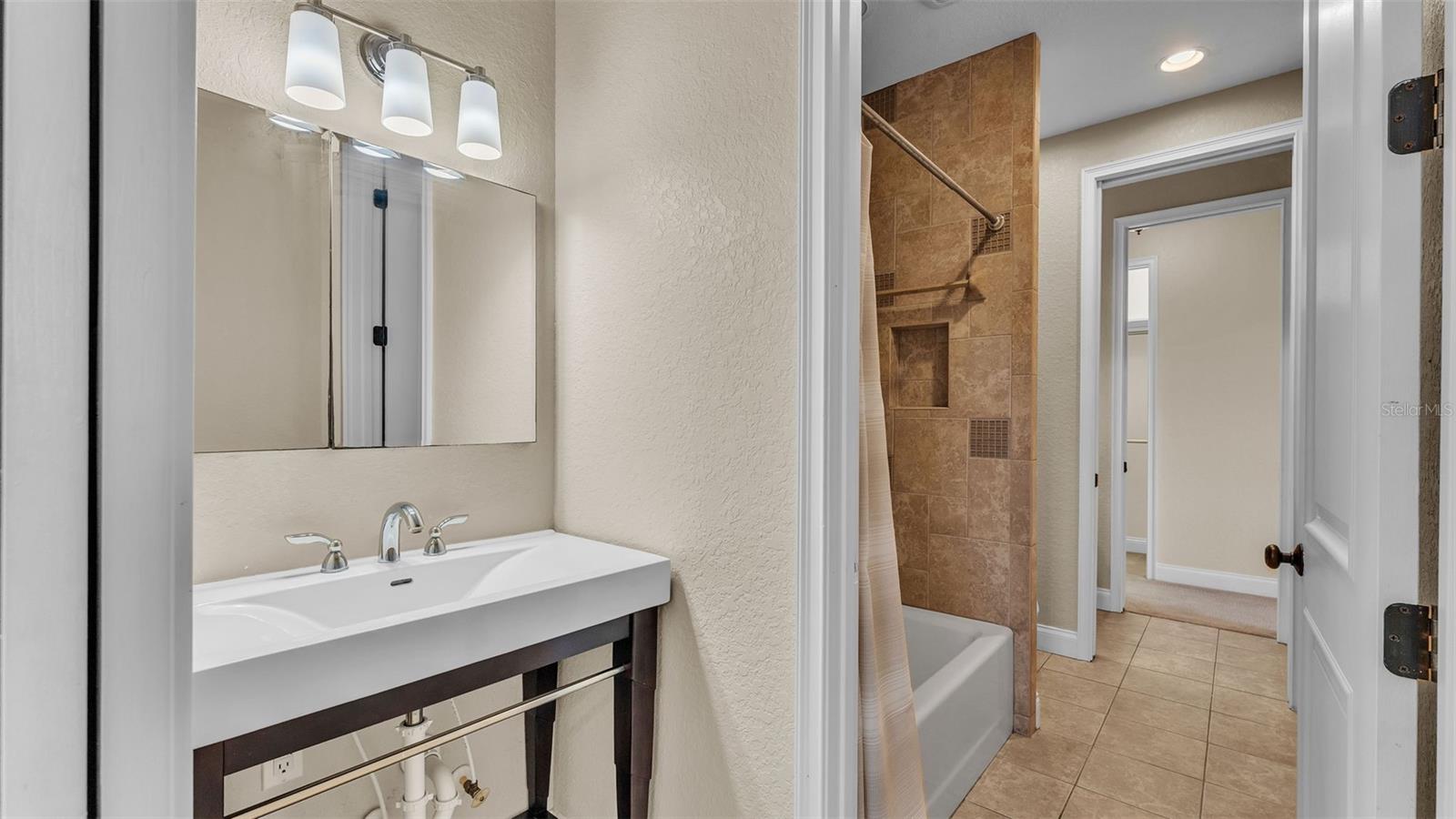 Image 66 of 95 For 1332 Evalyn Drive Se
