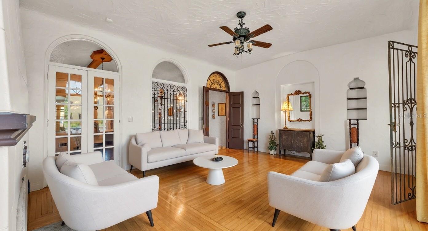 Image 8 of 95 For 1332 Evalyn Drive Se