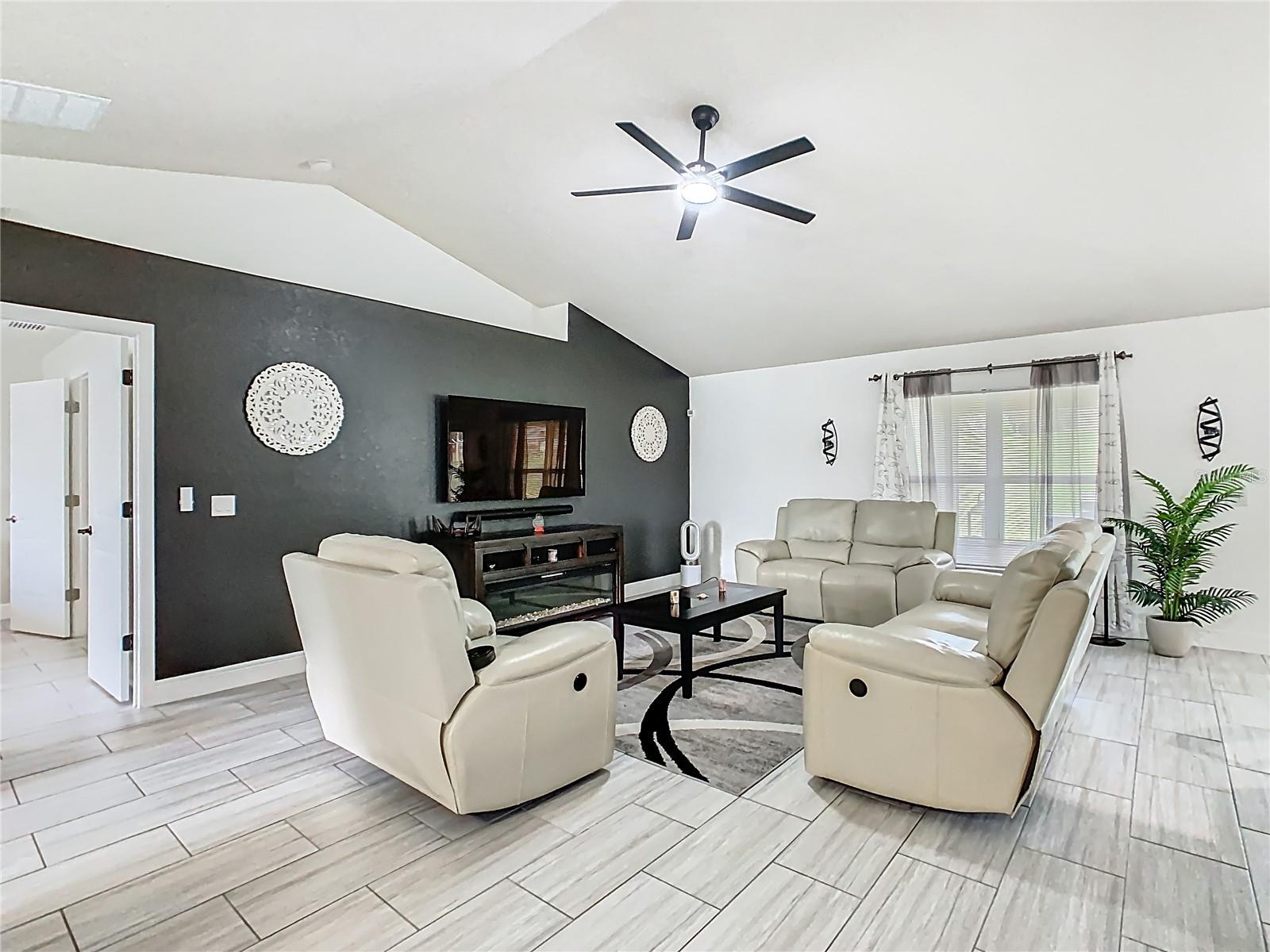 Image 17 of 63 For 1803 Blue Sky Boulevard