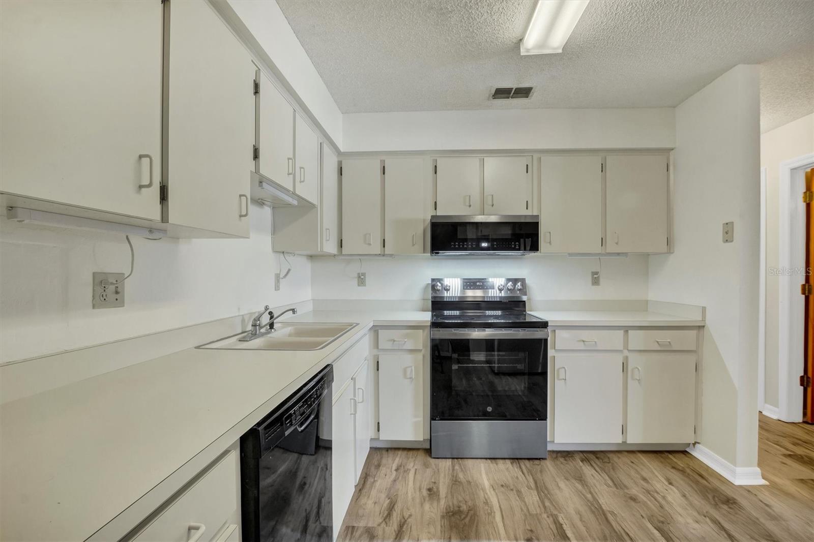 Image 11 of 36 For 1154 Dosseywood Lane
