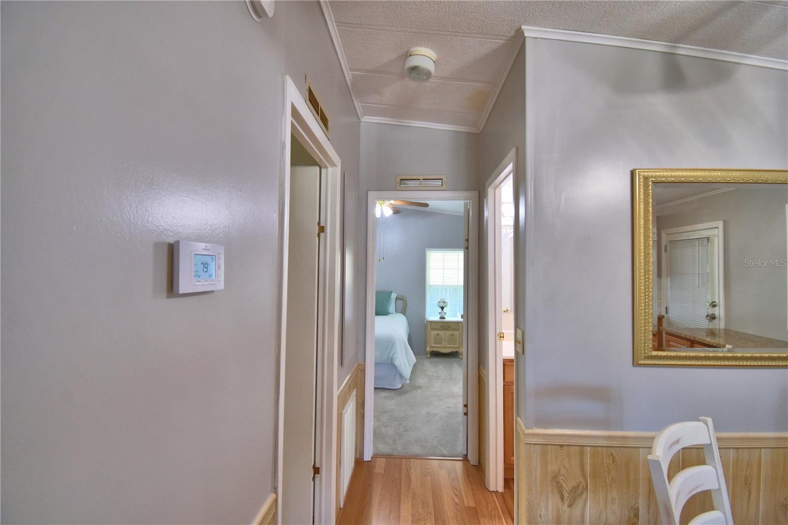 Image 23 of 57 For 443 Village Circle Sw