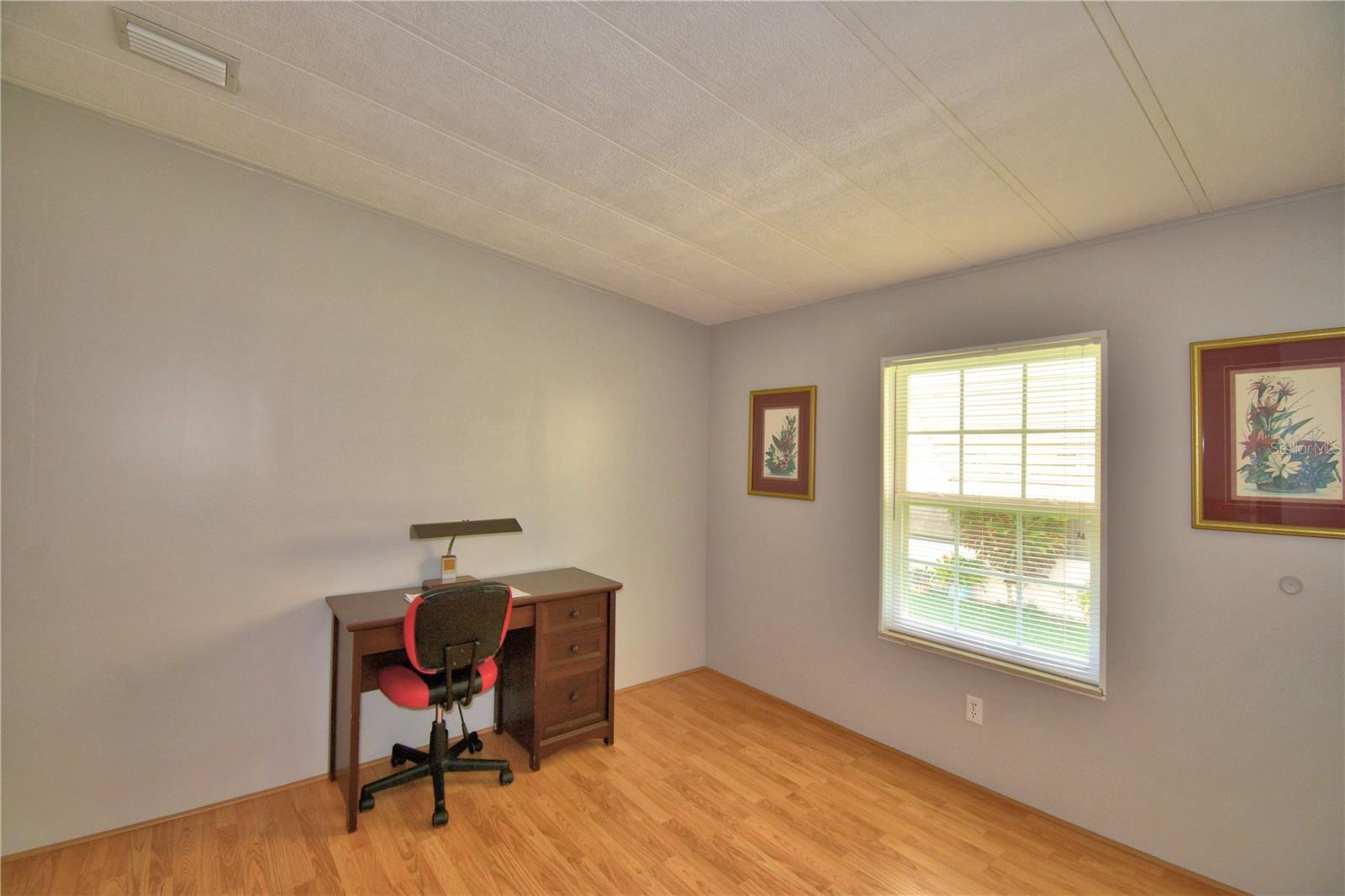 Image 36 of 57 For 443 Village Circle Sw