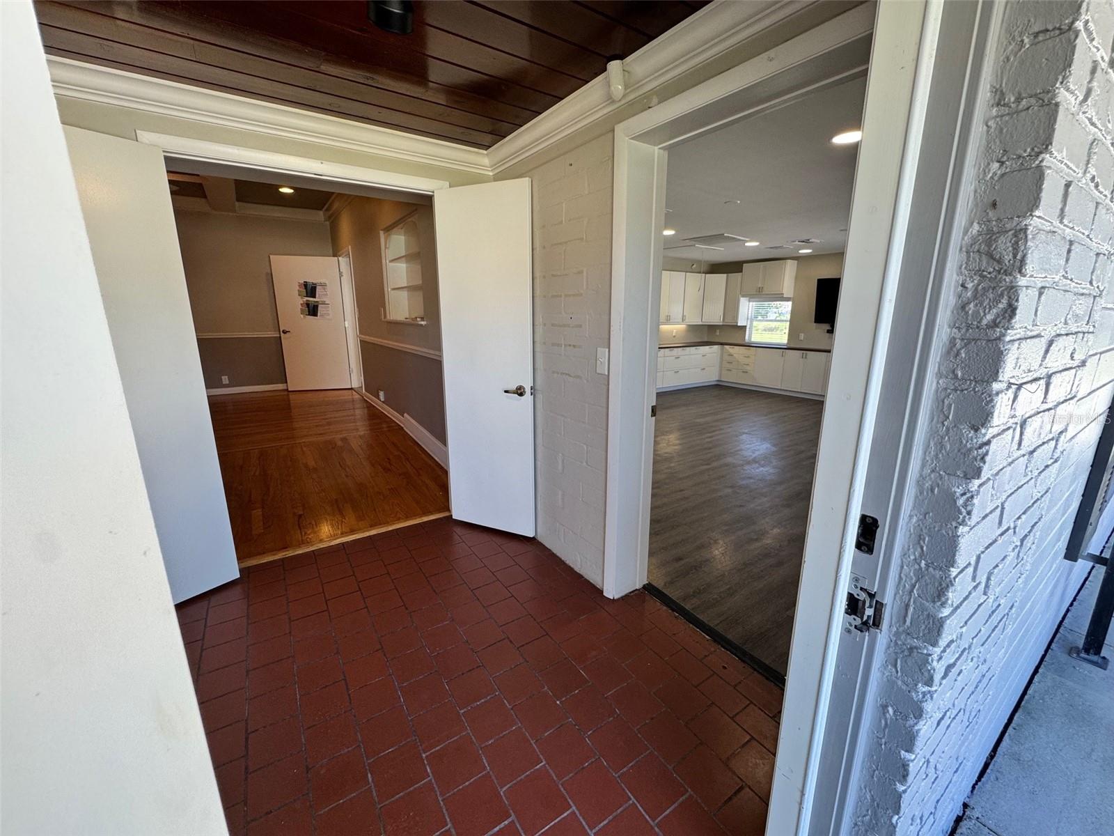 Image 10 of 30 For 700 Avenue B Sw