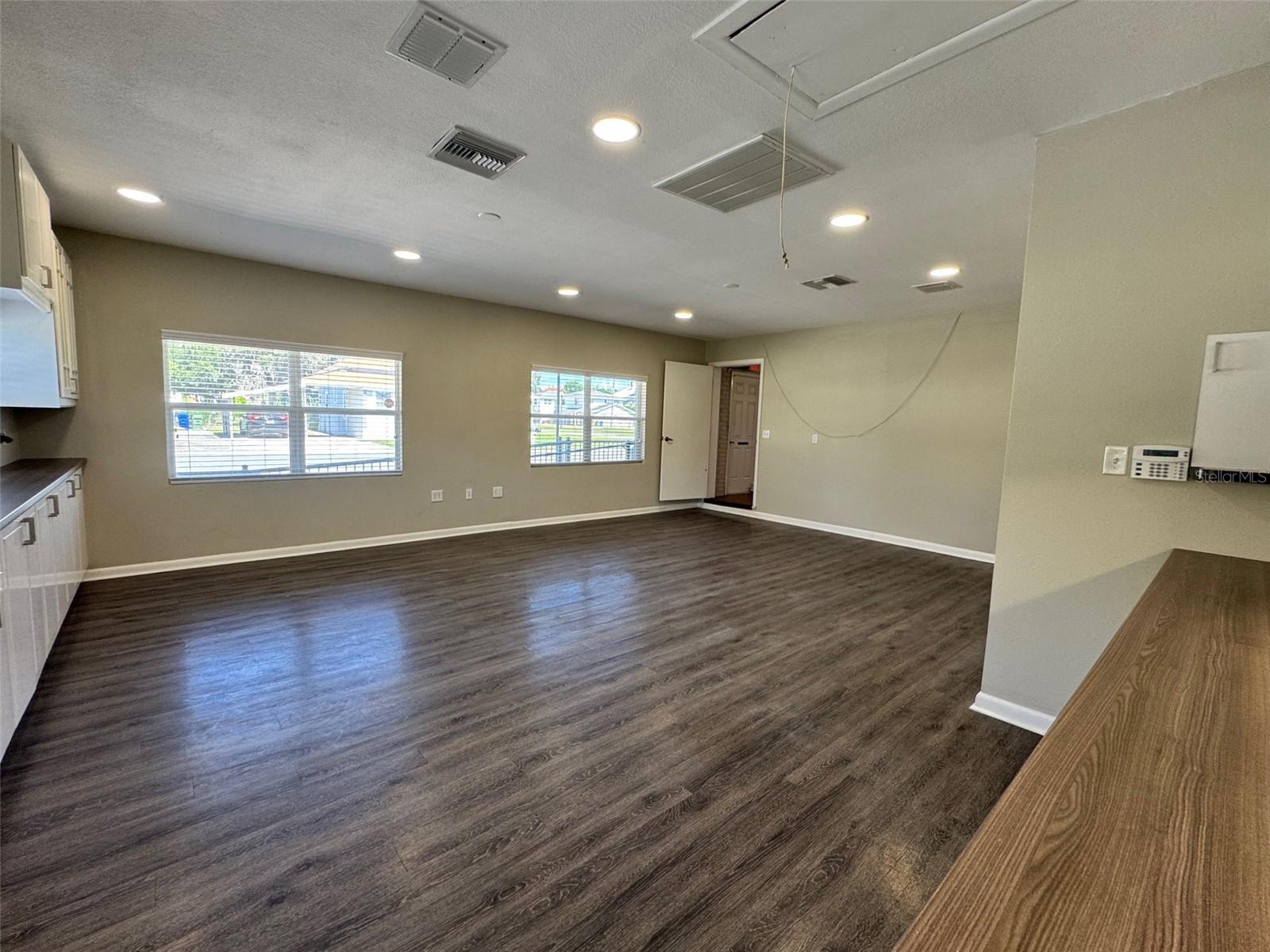 Image 28 of 30 For 700 Avenue B Sw