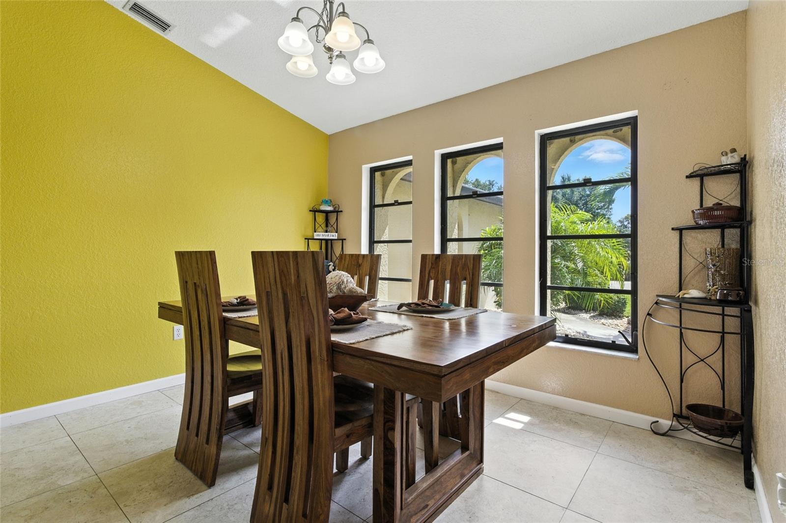 Image 12 of 46 For 3305 Beacon Drive