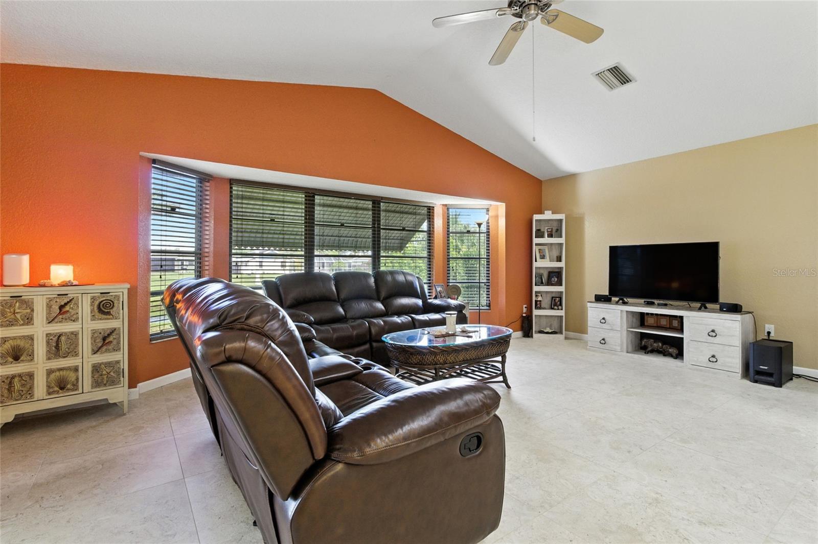 Image 17 of 46 For 3305 Beacon Drive