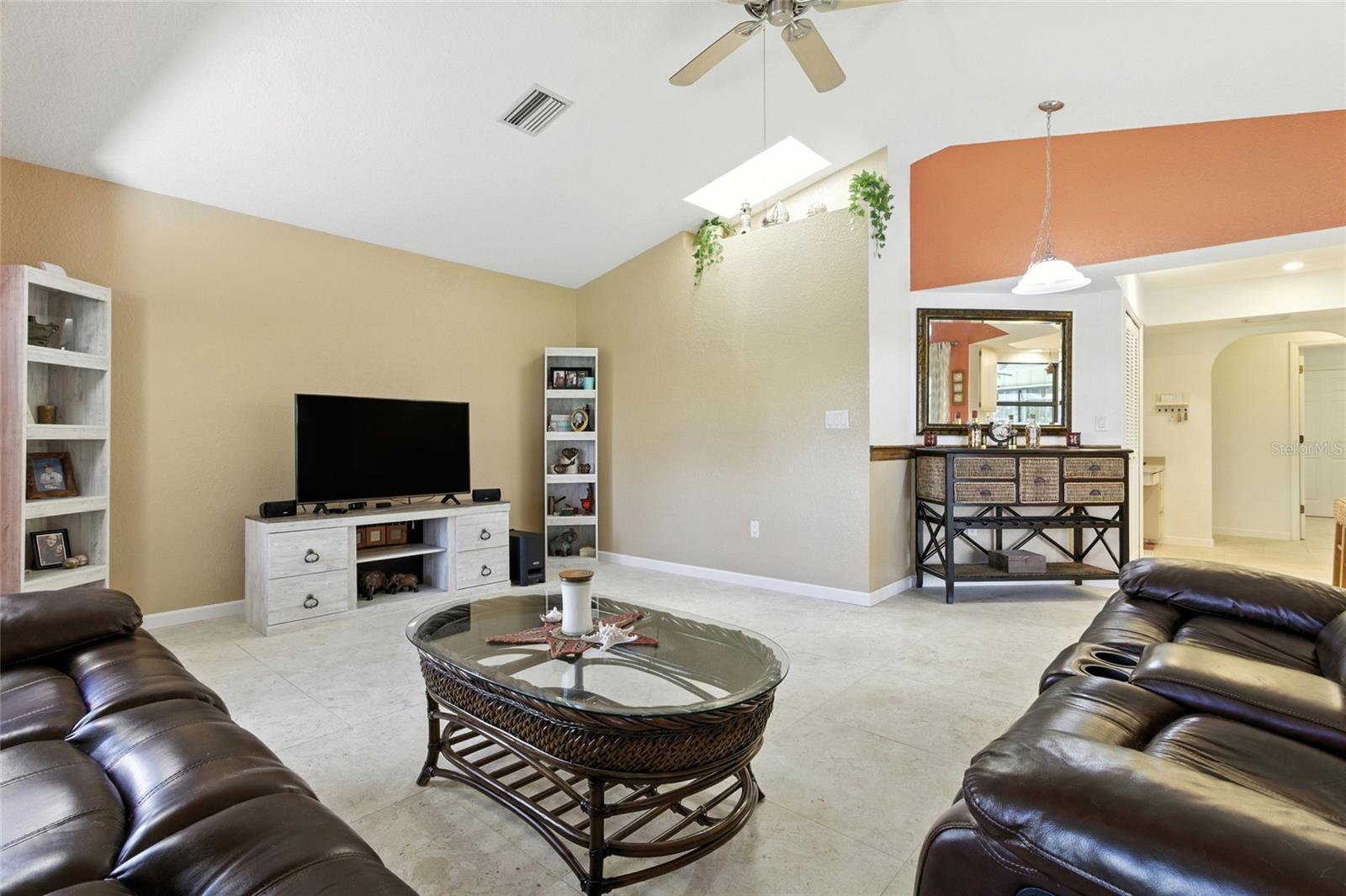 Image 19 of 46 For 3305 Beacon Drive