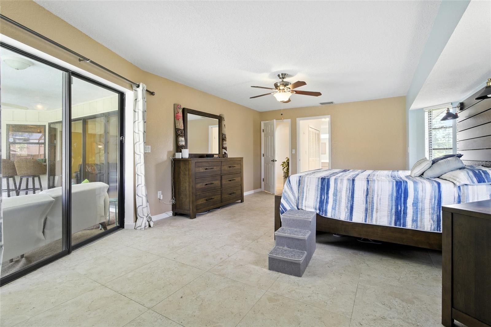 Image 21 of 46 For 3305 Beacon Drive