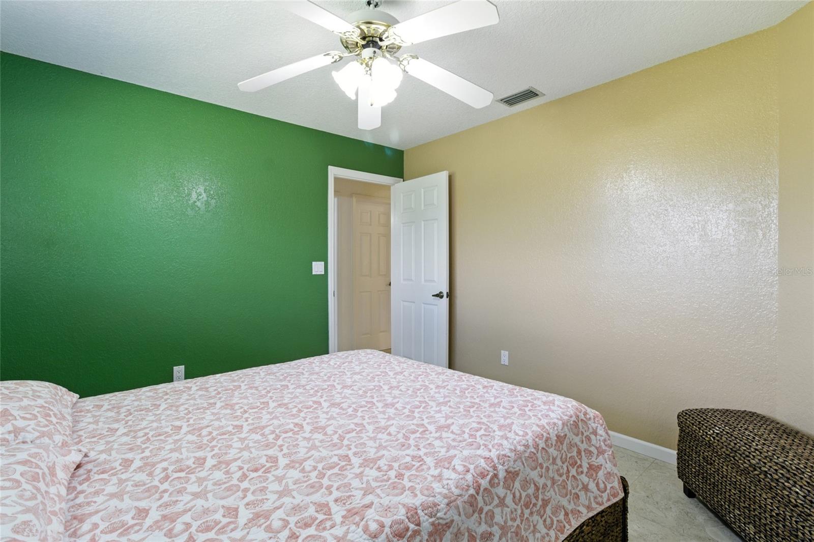 Image 23 of 46 For 3305 Beacon Drive