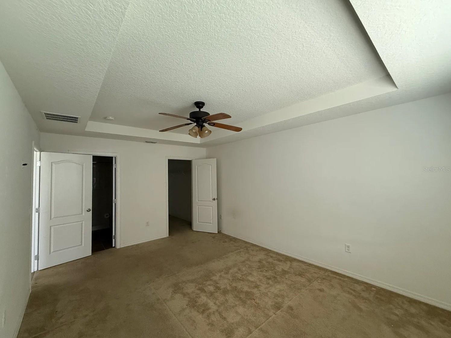 Image 11 of 17 For 983 Revere Avenue