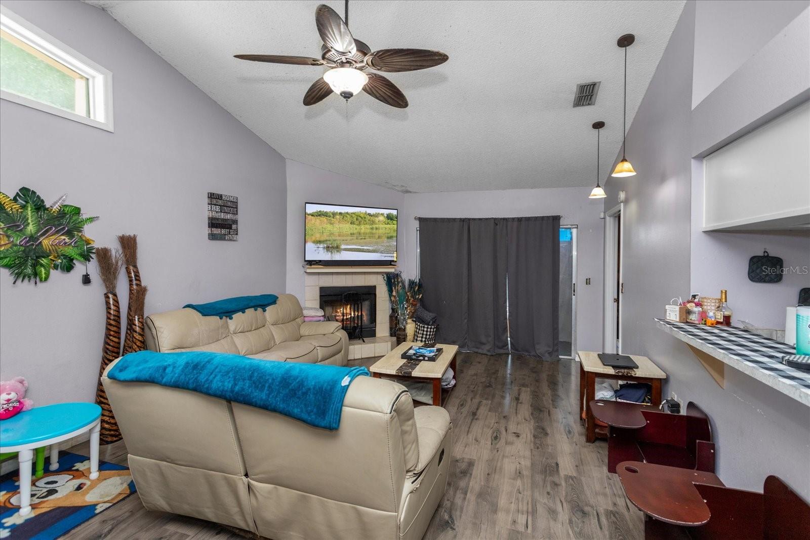 Image 7 of 19 For 667 Lake Dexter Circle
