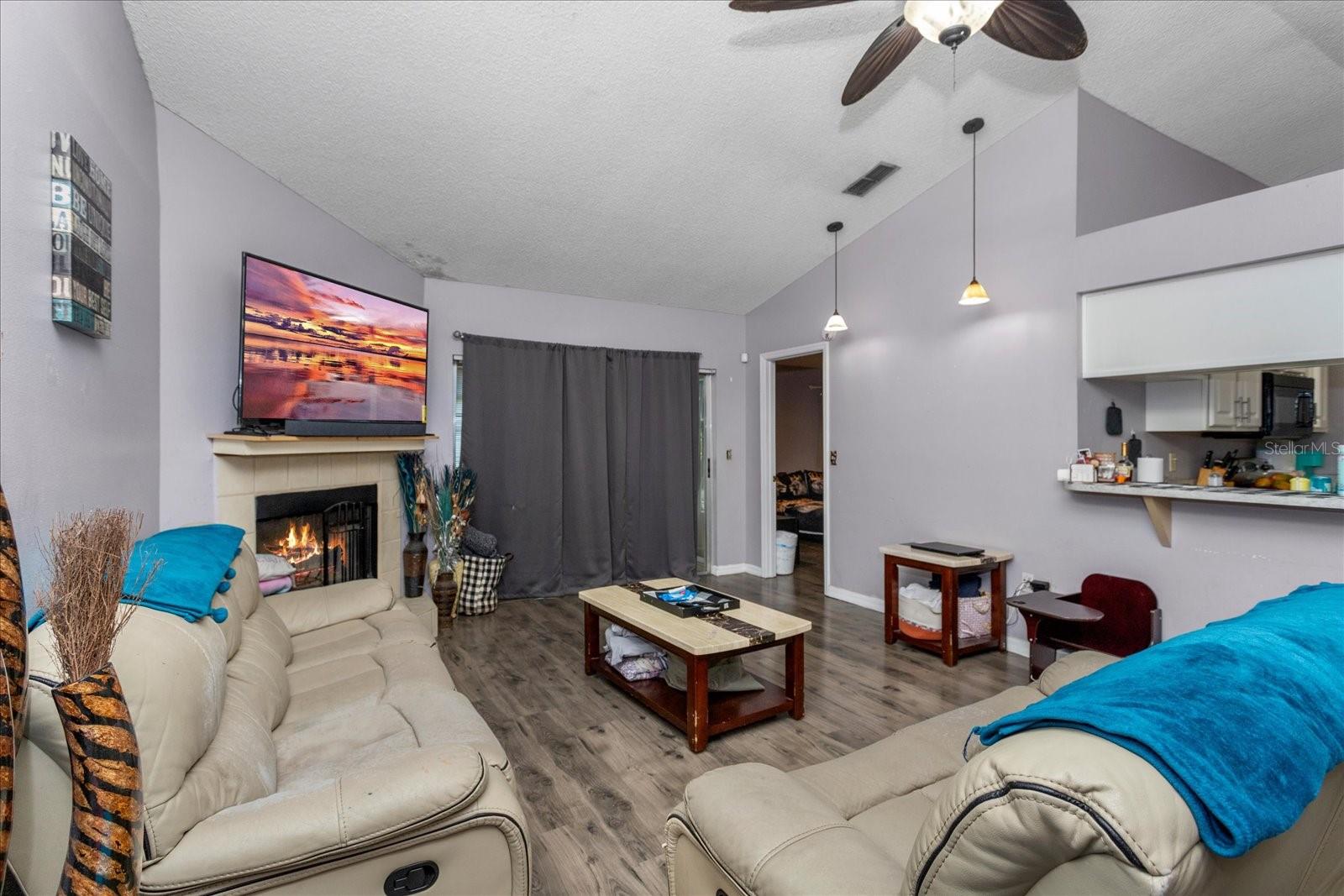 Image 8 of 19 For 667 Lake Dexter Circle