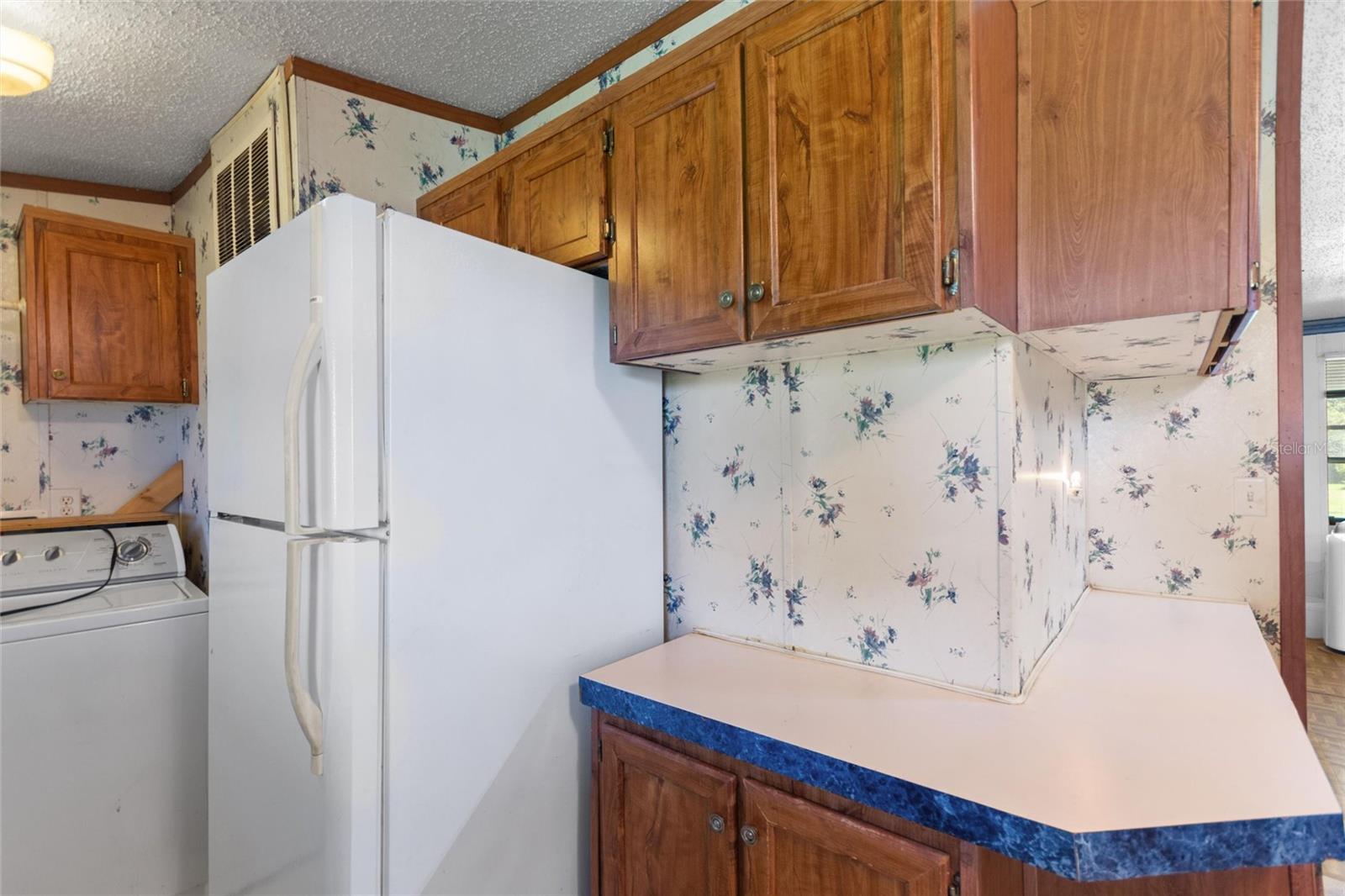 Image 11 of 45 For 1630 Sutton Rd