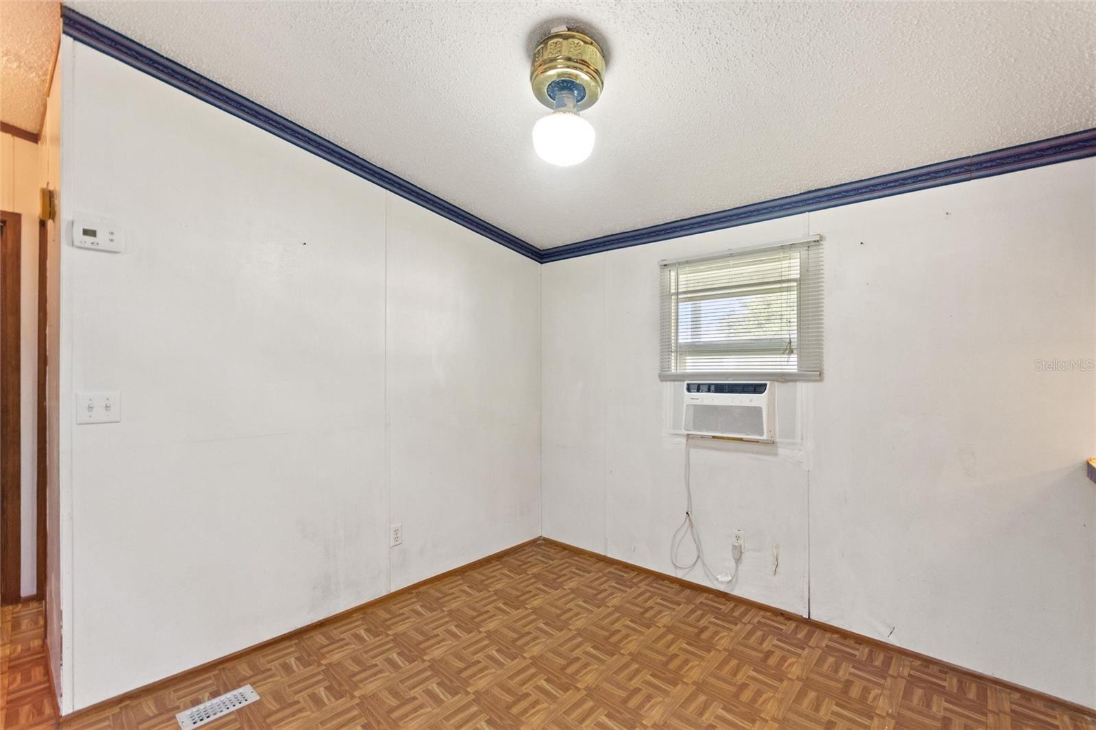 Image 6 of 45 For 1630 Sutton Rd