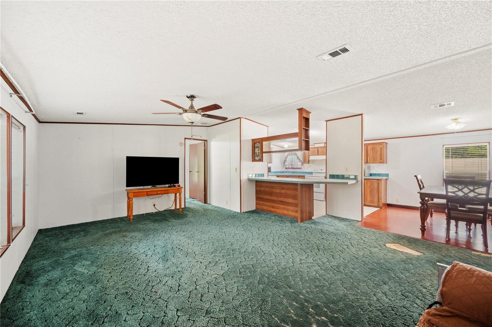 Image 17 of 57 For 4711 Acorn Drive S