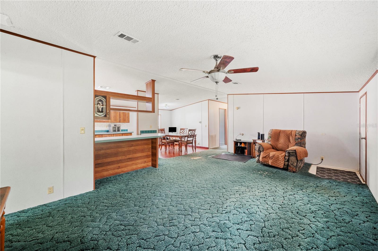 Image 18 of 57 For 4711 Acorn Drive S