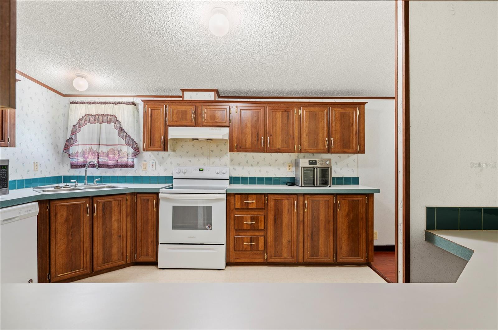 Image 21 of 57 For 4711 Acorn Drive S