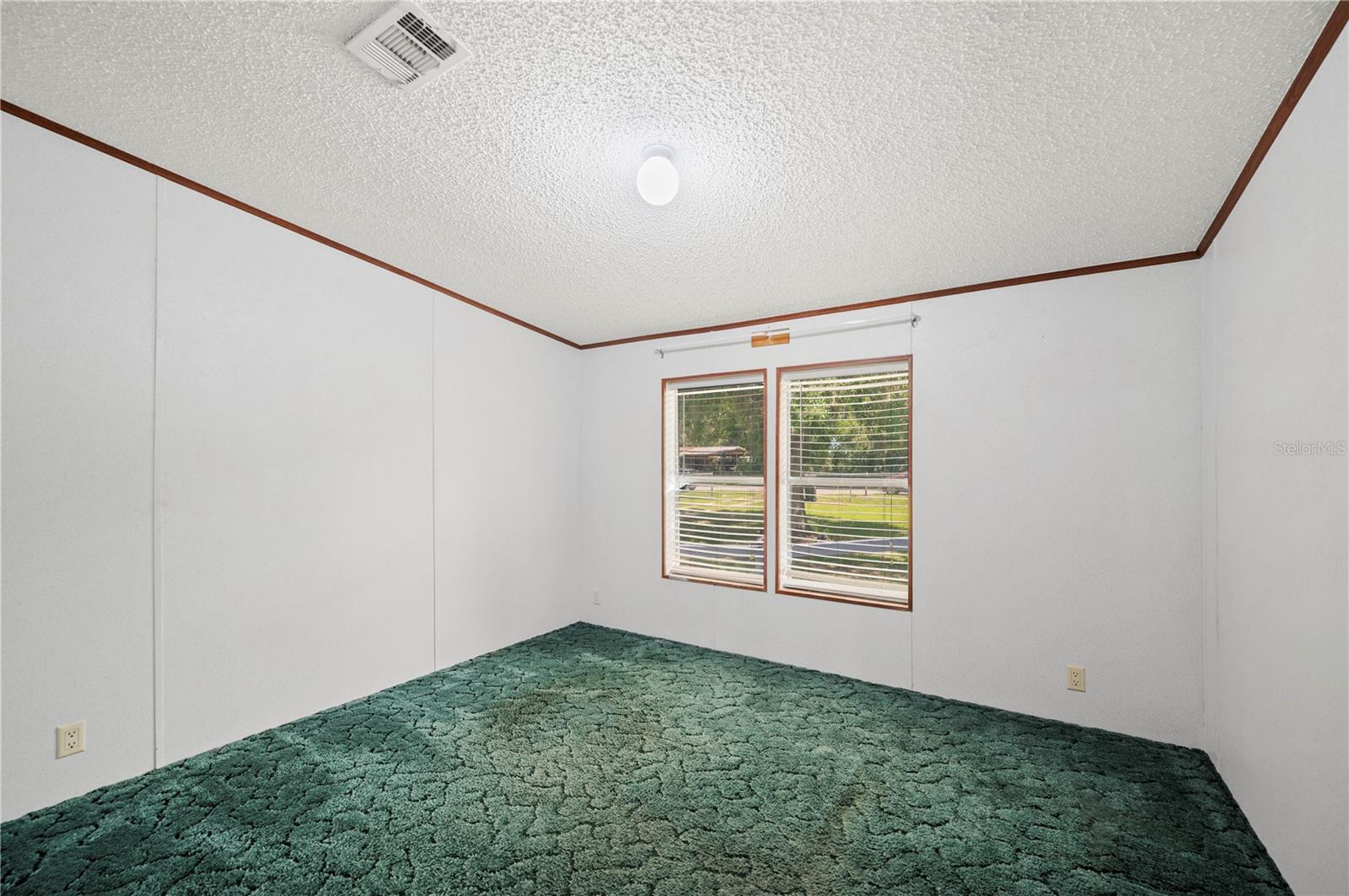 Image 31 of 57 For 4711 Acorn Drive S