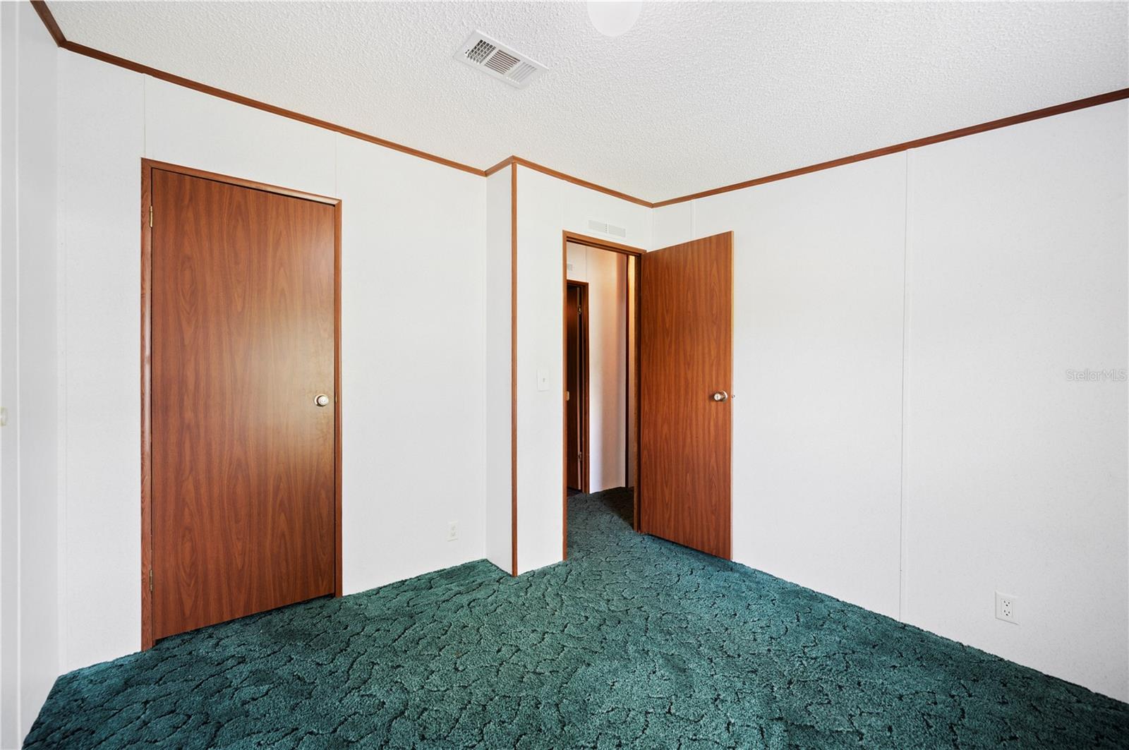 Image 34 of 57 For 4711 Acorn Drive S