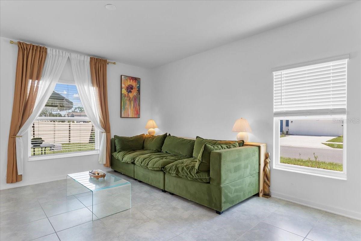 Image 11 of 52 For 231 Hayley Street