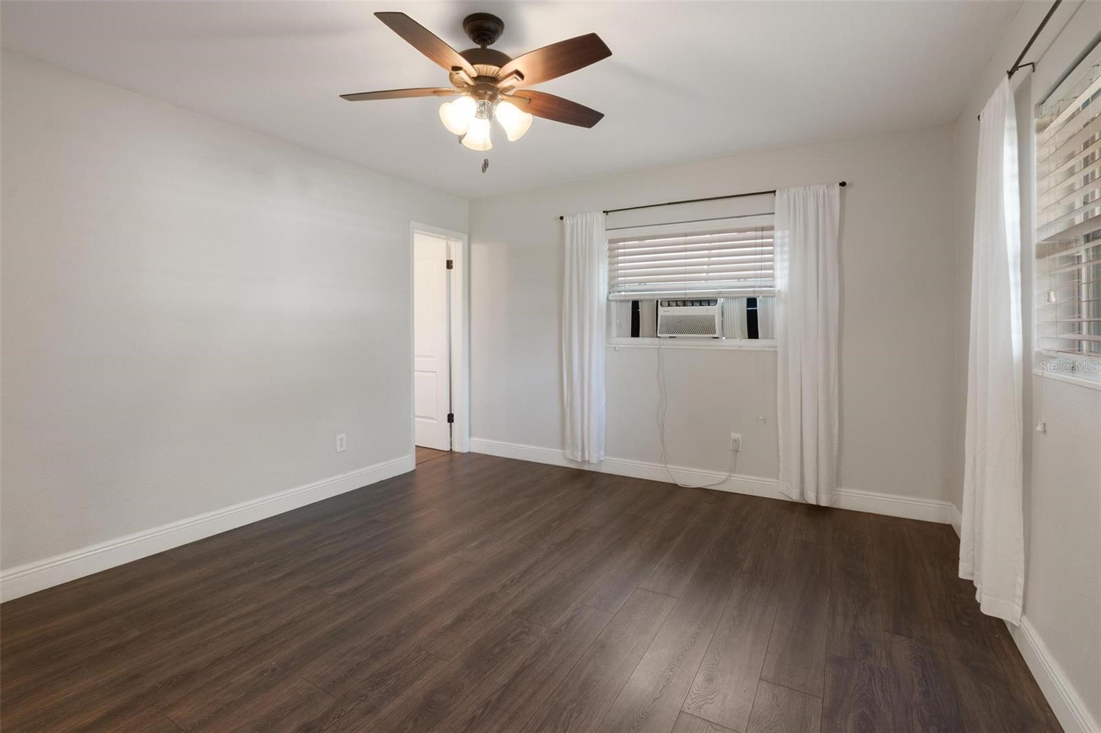 Image 15 of 28 For 1815 6th Street Se