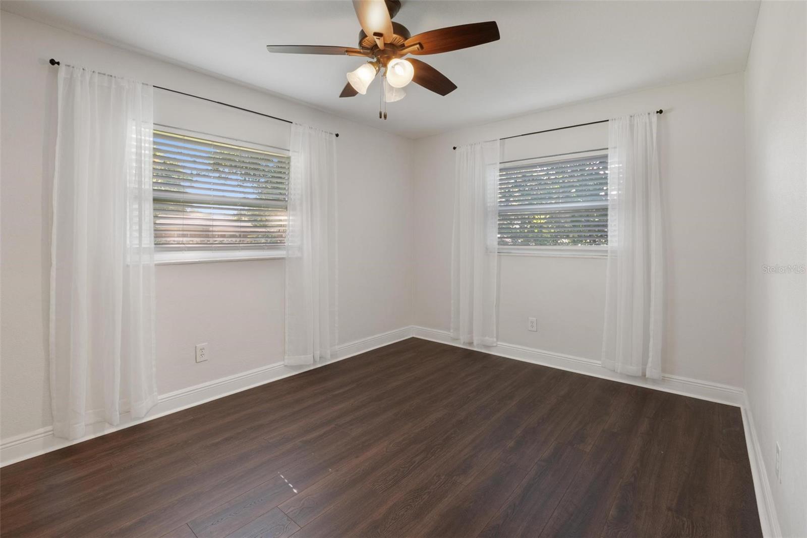 Image 17 of 28 For 1815 6th Street Se