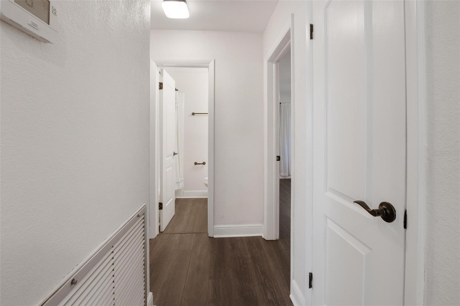 Image 21 of 28 For 1815 6th Street Se