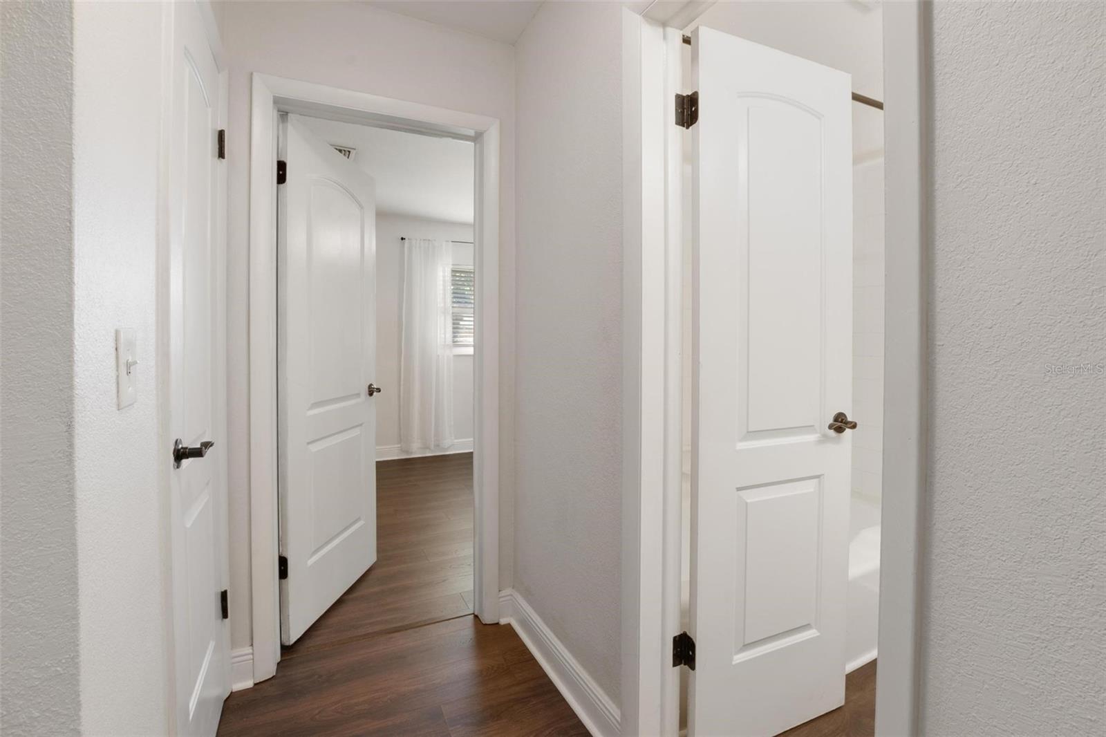 Image 22 of 28 For 1815 6th Street Se