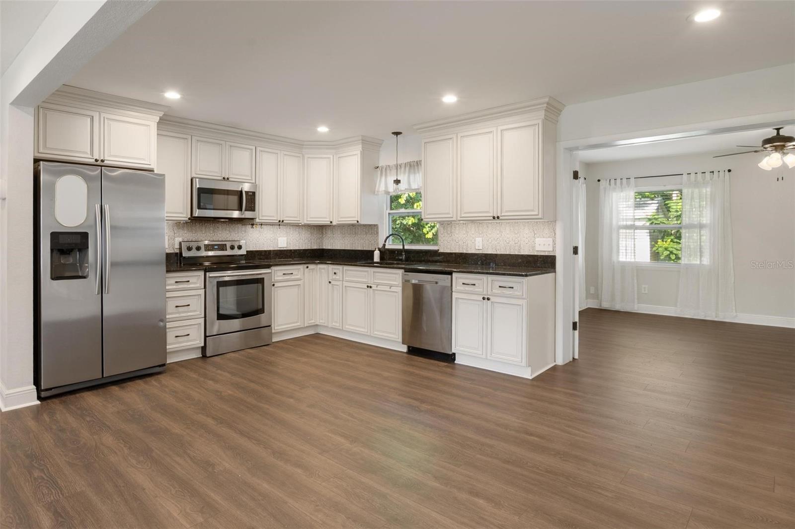 Image 7 of 28 For 1815 6th Street Se