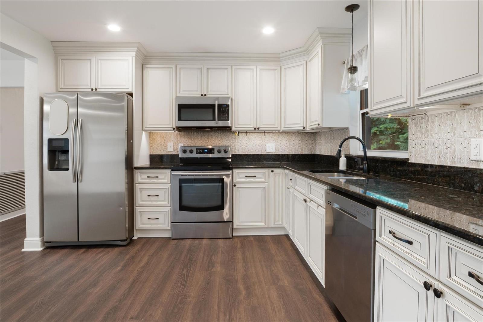 Image 8 of 28 For 1815 6th Street Se