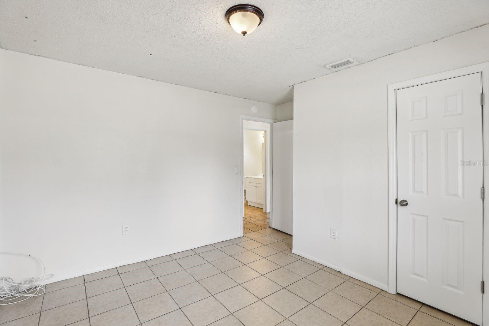 Image 14 of 18 For 2116 34th Street Nw