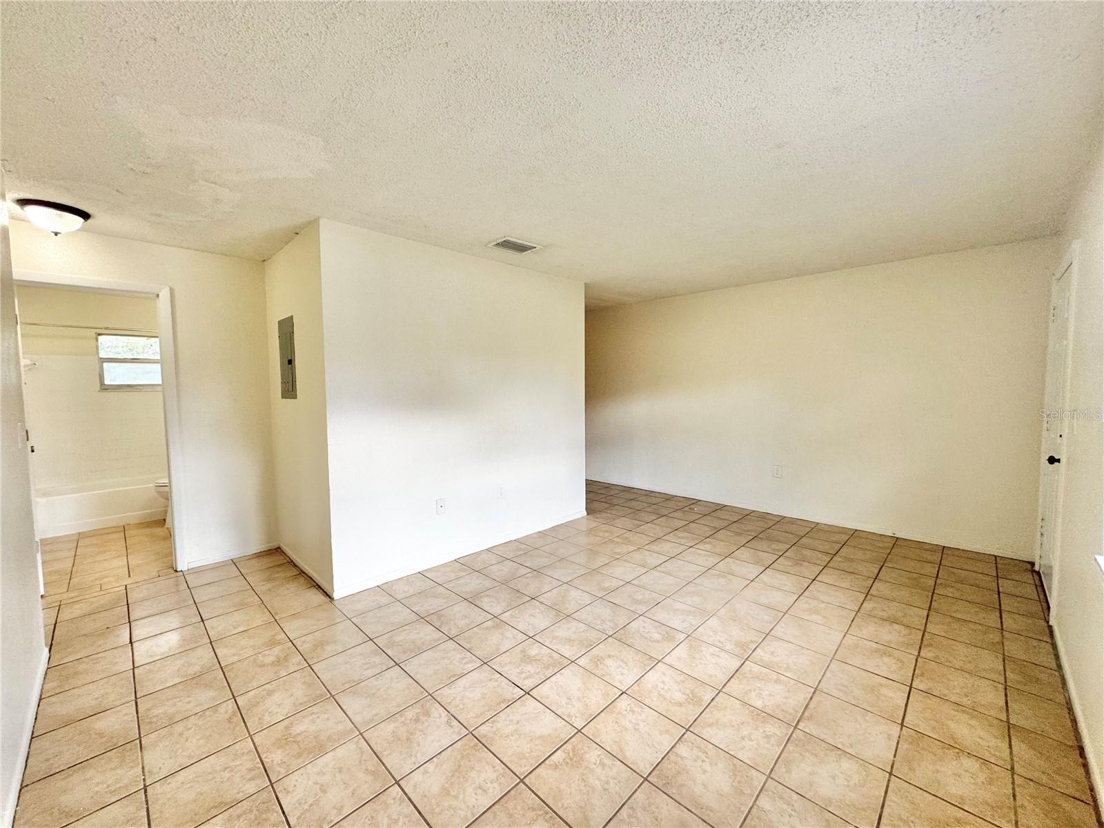 Image 9 of 18 For 2116 34th Street Nw