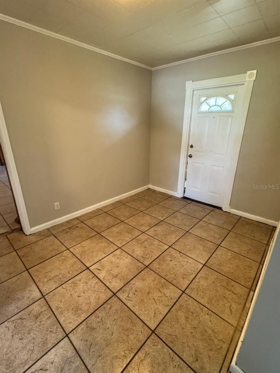 Image 4 of 11 For 9 Mays Road 