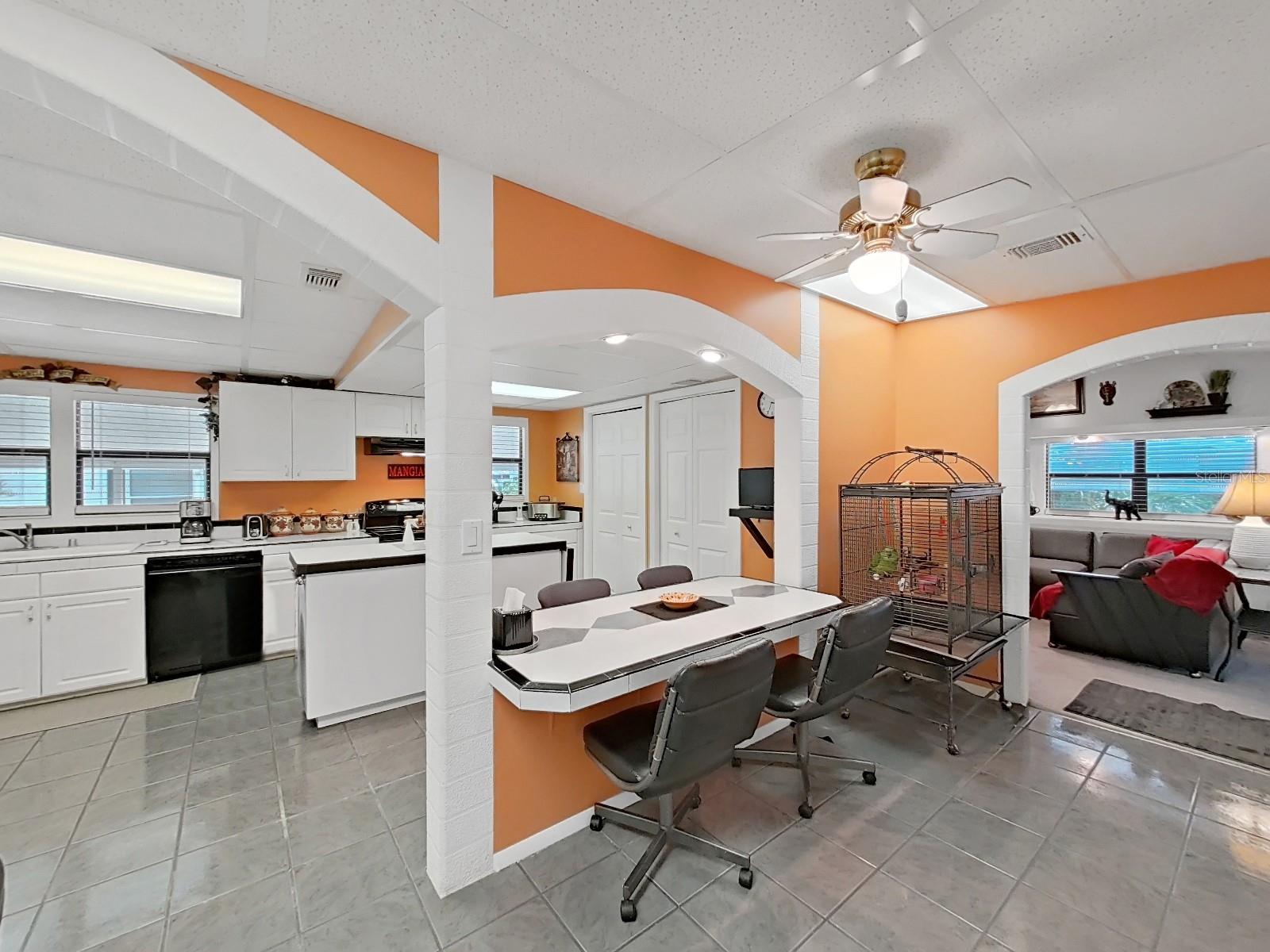 Image 19 of 56 For 4886 Deerwood Dr