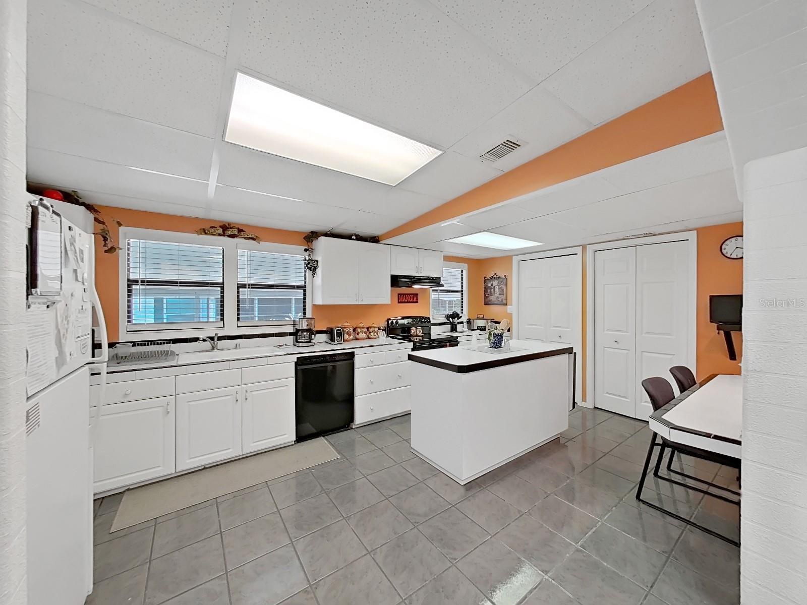 Image 20 of 56 For 4886 Deerwood Dr