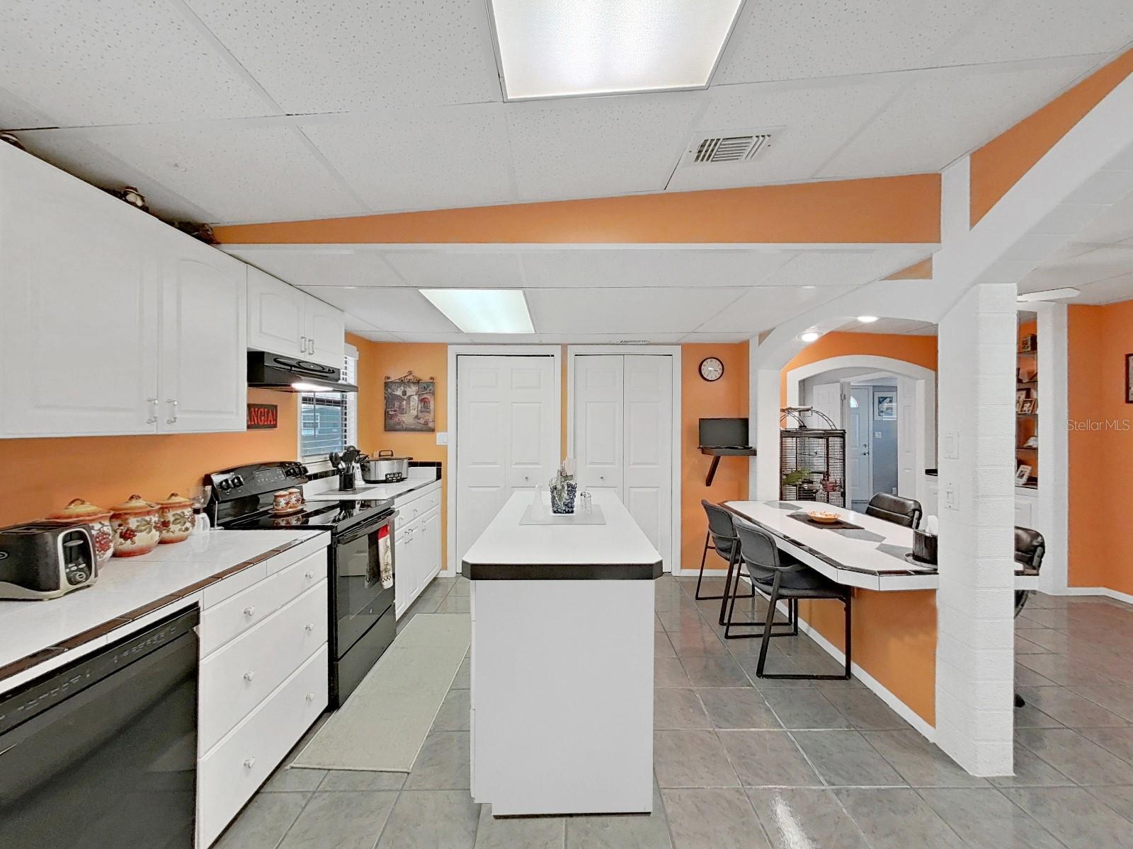 Image 21 of 56 For 4886 Deerwood Dr